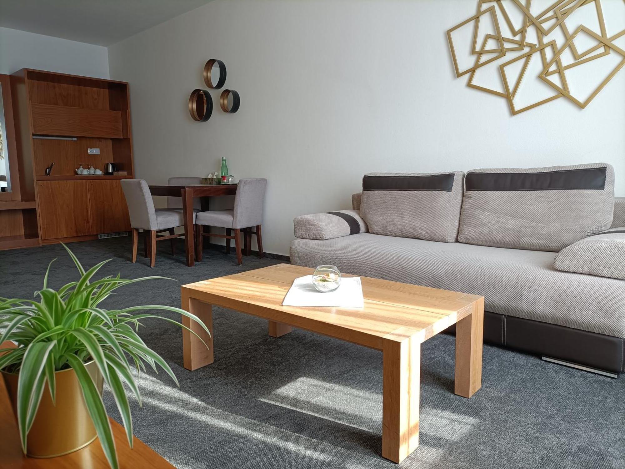 Hotel Eminent Stupava Eksteriør billede