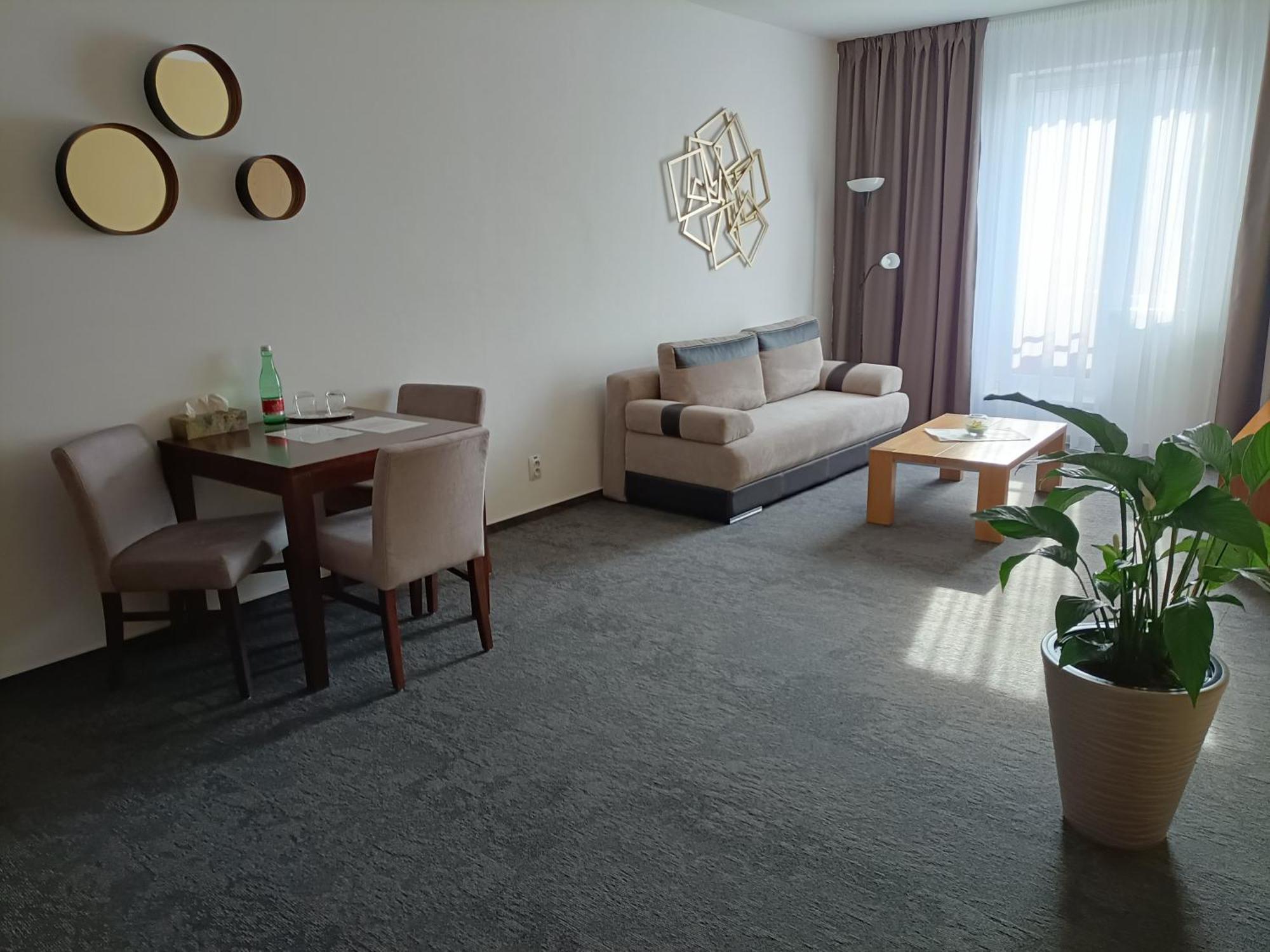 Hotel Eminent Stupava Eksteriør billede